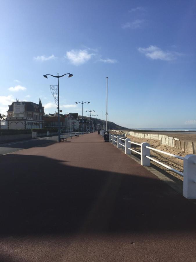 Perrot Villers-sur-Mer Exterior foto